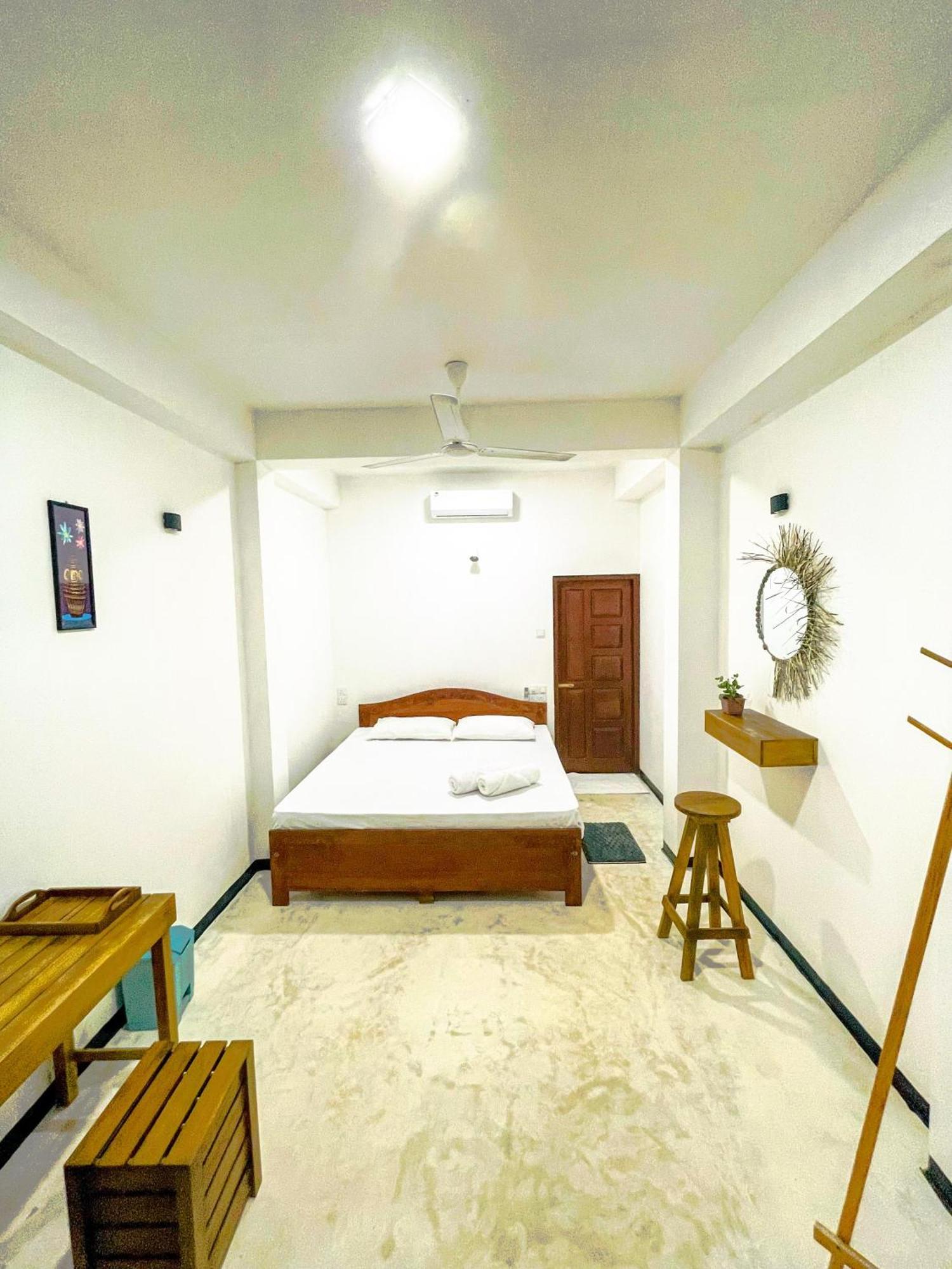 La Fiesta Bed & Breakfast Weligama Room photo