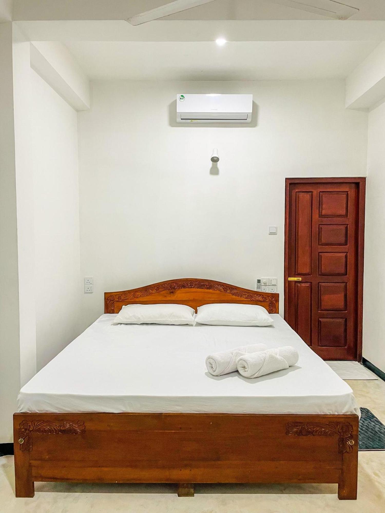 La Fiesta Bed & Breakfast Weligama Room photo
